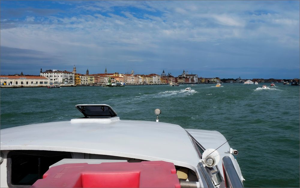 _DSF7535cr __ARRIVING TO VENICE THROUGH THE LAGOON____