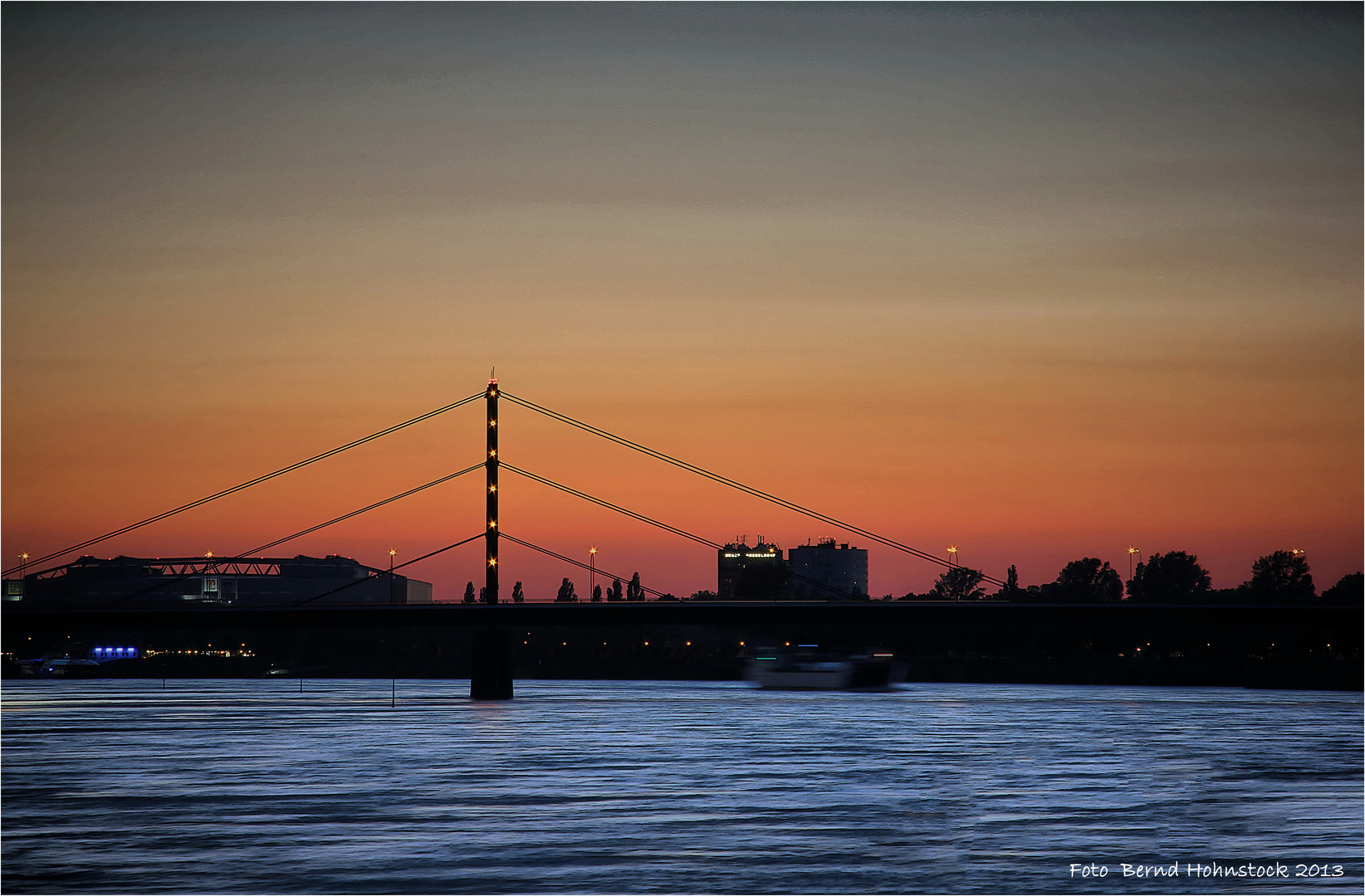 Dssd. Theodor-Heuss Brücke ....