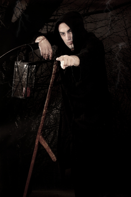 DU BIST DER NÄCHSTE Foto & Bild mystik,gothic, szene, mensch in mystischer umgebung Bilder auf