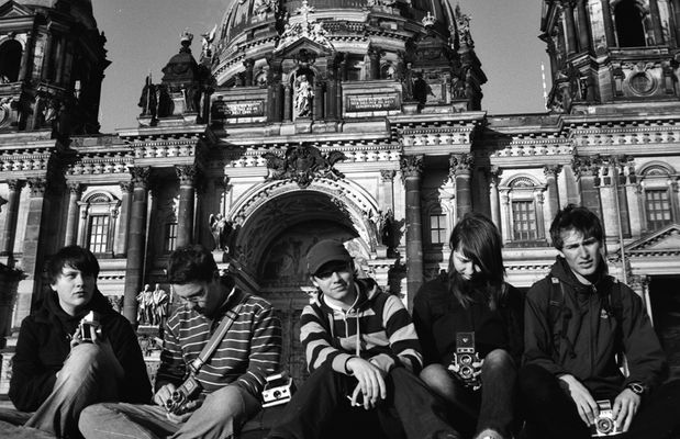 [Du bist verrückt mein Kind, du mußt nach Berlin.]