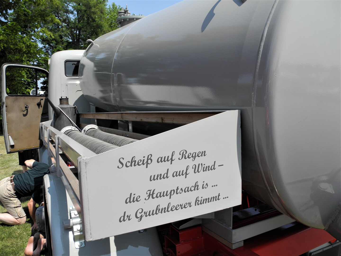 Du freust dich, die Scheiße endlich los zu sein... Foto & Bild
