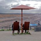 "Du Herbert, ich glaube, die haben uns mit diesem Billigurlaub am Strand übers Ohr gehauen."