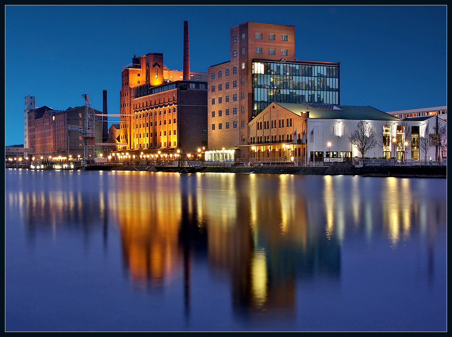 DU-Innenhafen (2) - Die blaue Stunde