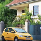 Du jaune dans une rue d‘Agen