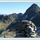 Du Pic de La Montagnette,alt.2558m, vue sur Lac et Col de La Montagnette,et Pic de Sauvegarde 2738m.