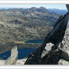 Du sommet du Pic de Néouvielle 3091m, vue sur Lacs d'Aumar, Aubert, et Pic de Bastan 2721m.