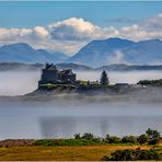 Duart Castle im Nebel