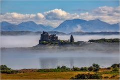 Duart Castle im Nebel