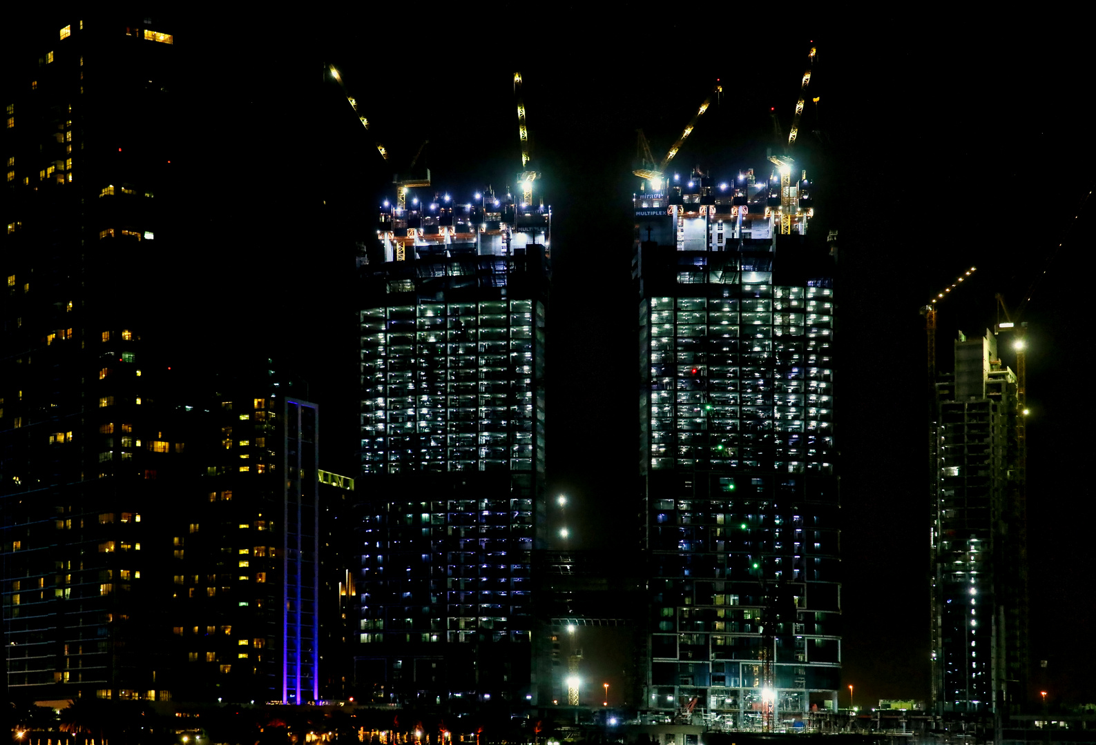 Dubai: Bauboom rund um die Uhr...