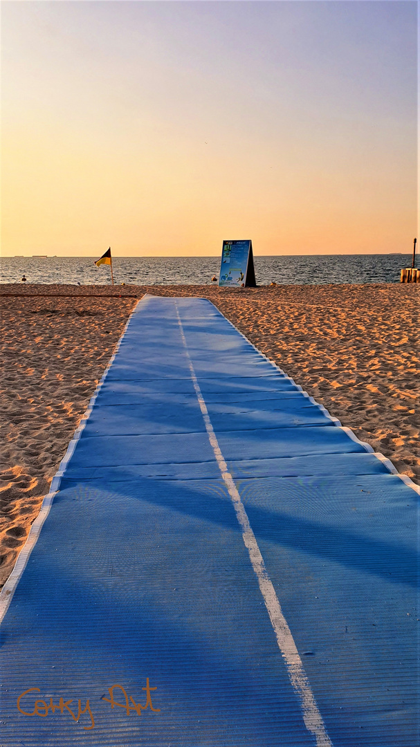 DUBAI BEACH PHOTO ARTIST CORNELIA STECKHAN