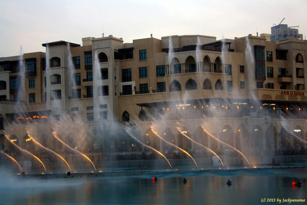 Dubai Fountain – die größten Wasserspiele der Welt