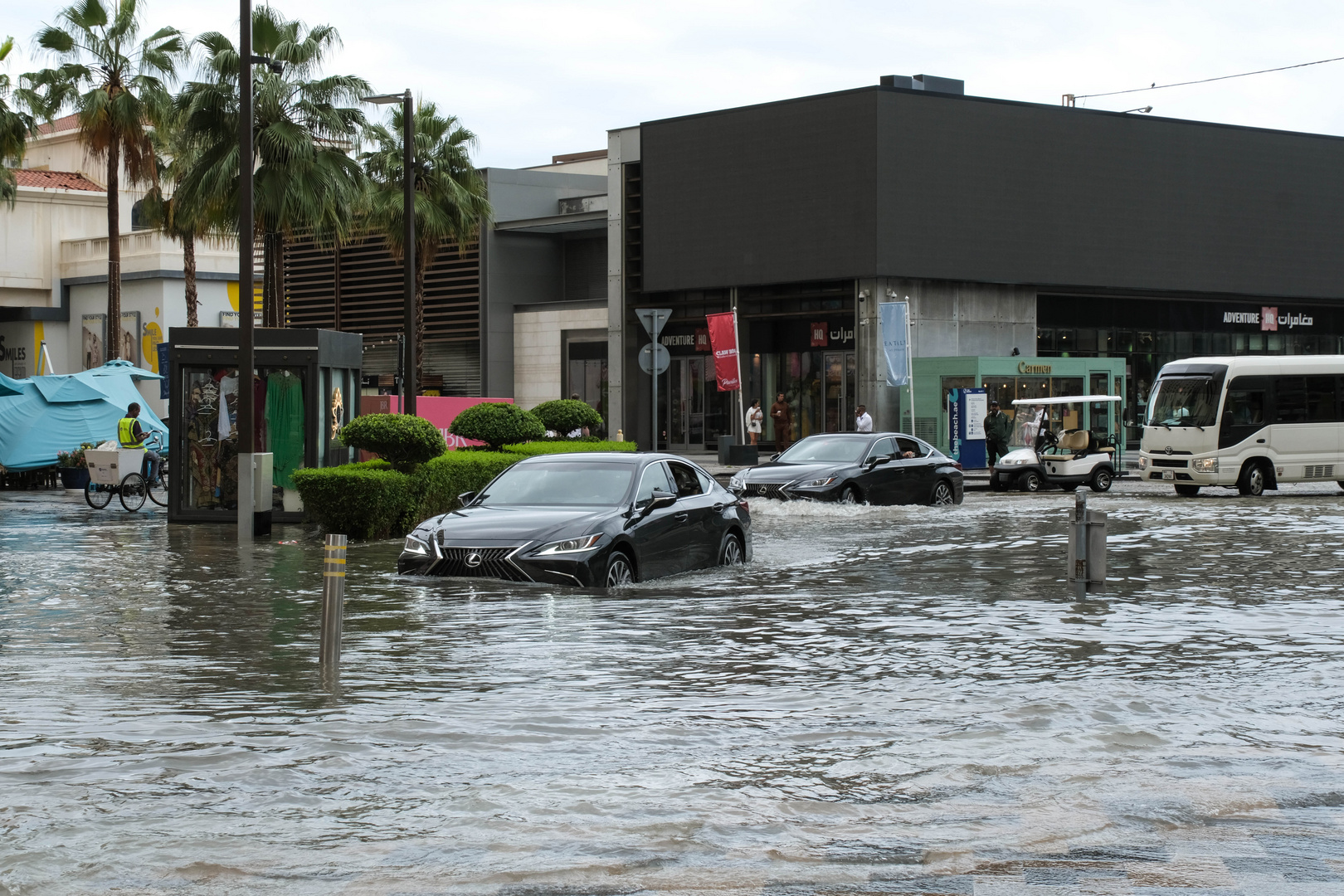 ...Dubai Jahrhundert-Hochwasser...