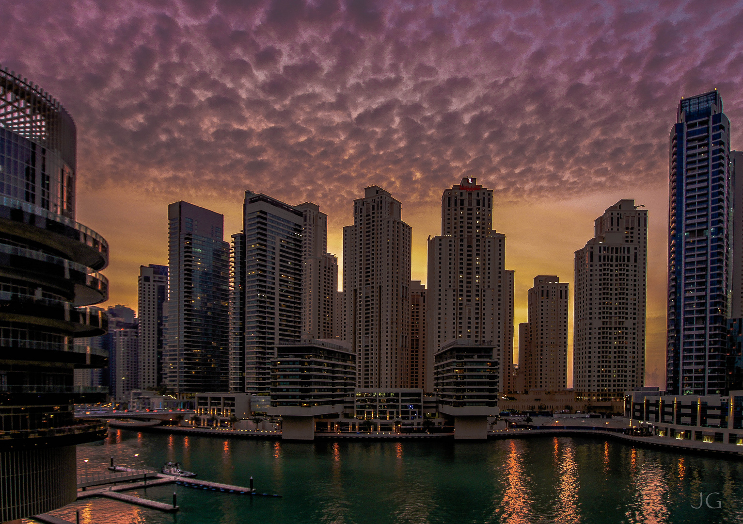 ... Dubai Marina...