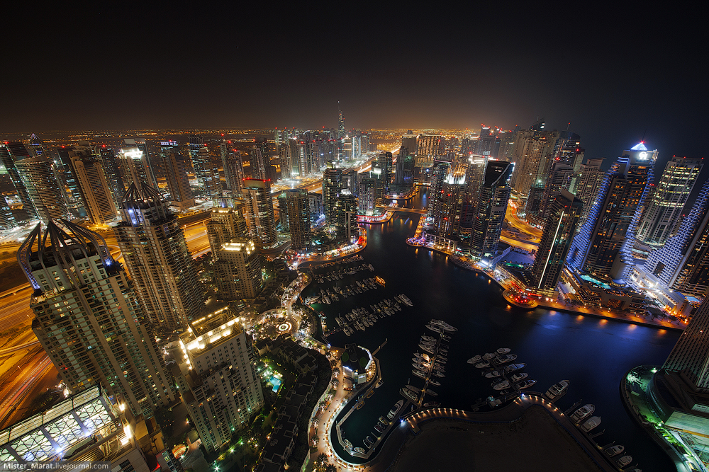 Dubai Marina at night