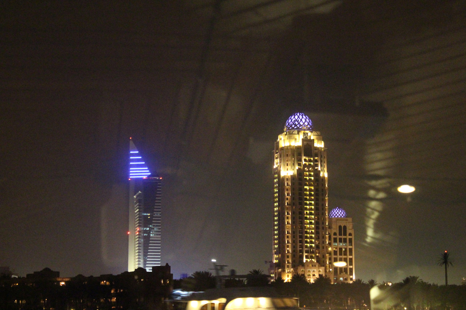 Dubai Marina bei Nacht