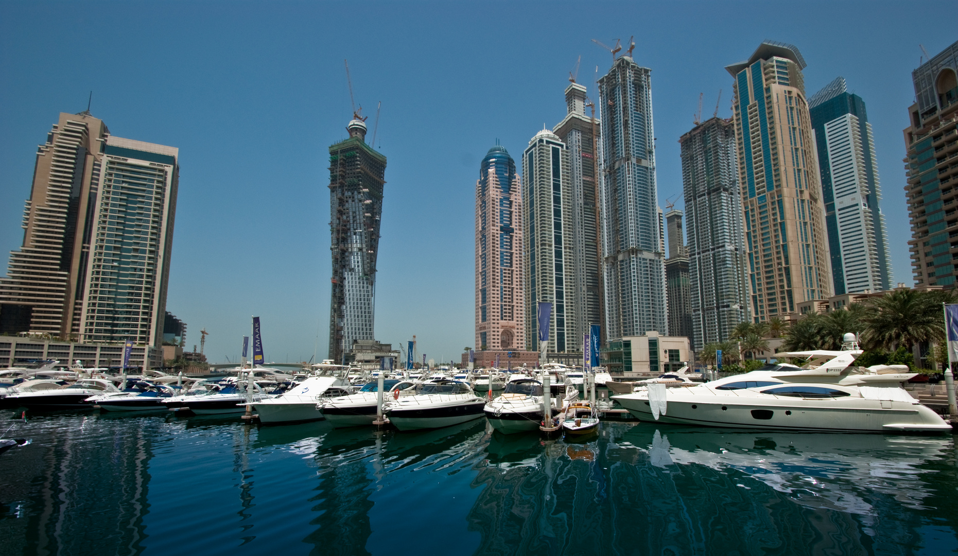 Dubai Marina / Infinity Tower