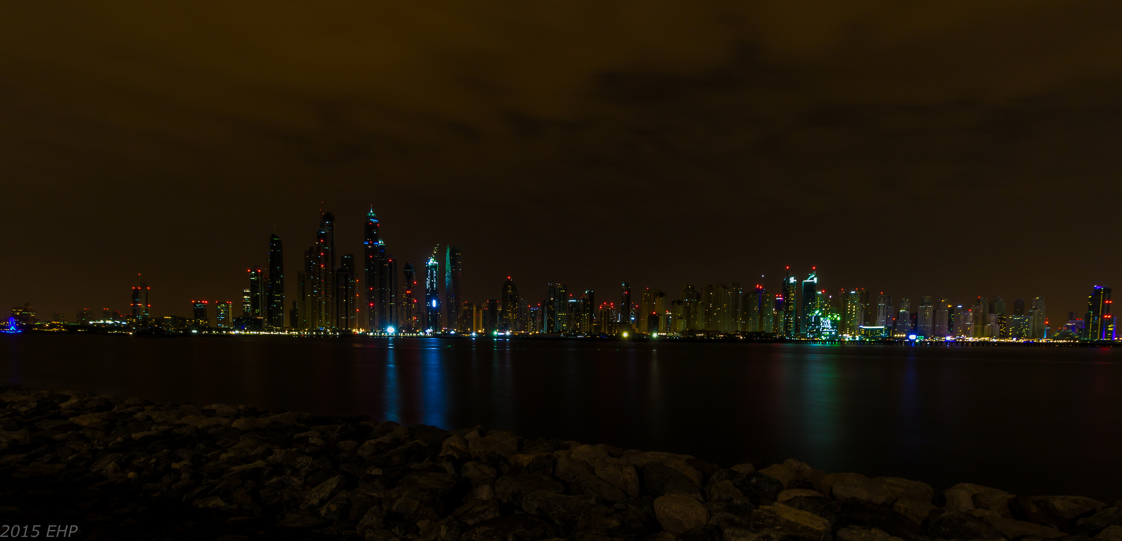 Dubai Marina, Skyline bei Nacht