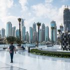 Dubai - Promenade unterhalb des Burj Khalifa