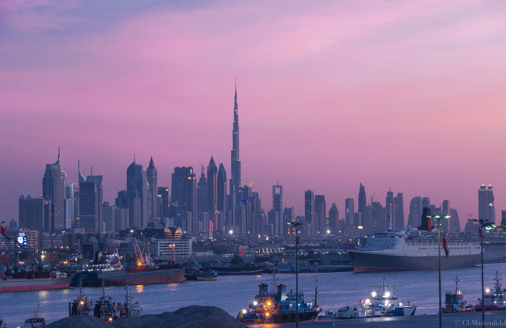 Dubai-Skyline