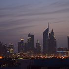 Dubai-Skyline bei Nacht