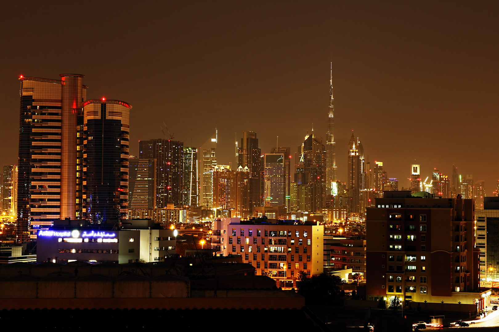 Dubai Skyline Bei Nacht Foto Bild Dubai Skyline Hochhauser Bilder Auf Fotocommunity