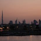 Dubai Skyline in der Dämmerung