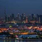 Dubai Skyline zur Blauen Stunde