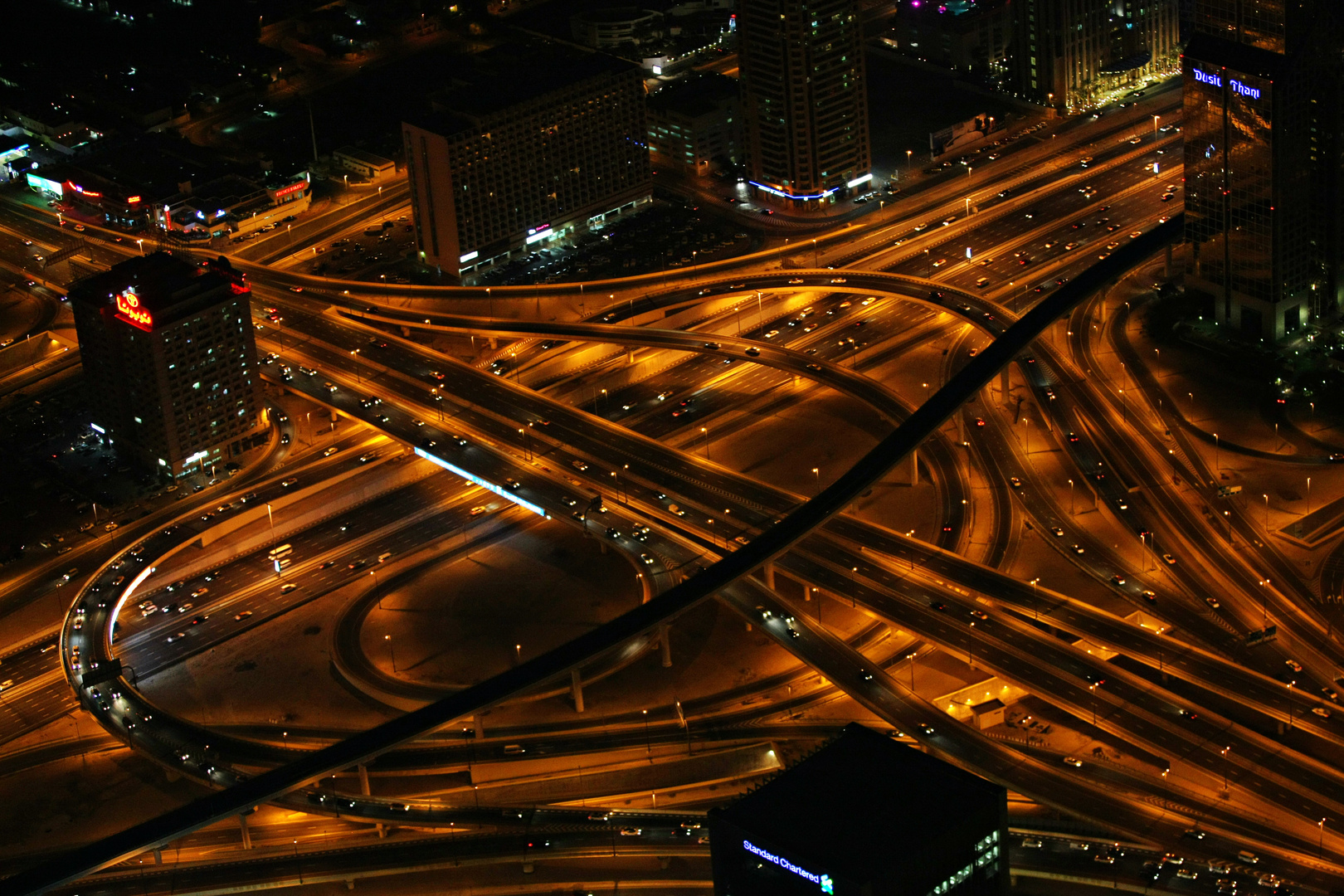 Dubai Straßen bei Nacht