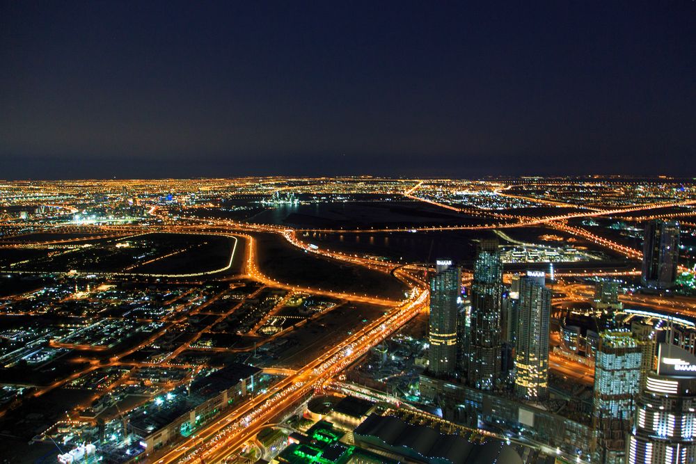 Dubai vom Burj Khalifa kurz nach Sonnenuntergang