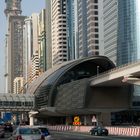 Dubai1_Metrostation vor Skyline