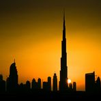 Dubai's Skyline im Sonnenuntergang