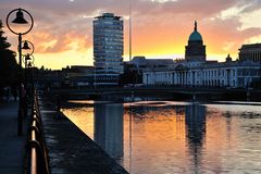Dublin – Blick über den Liffey zum Custom House