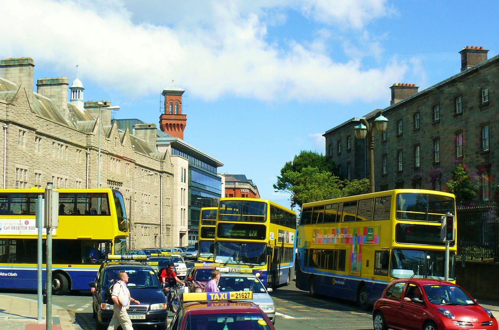 Dublin´s gelber "Busauflauf"