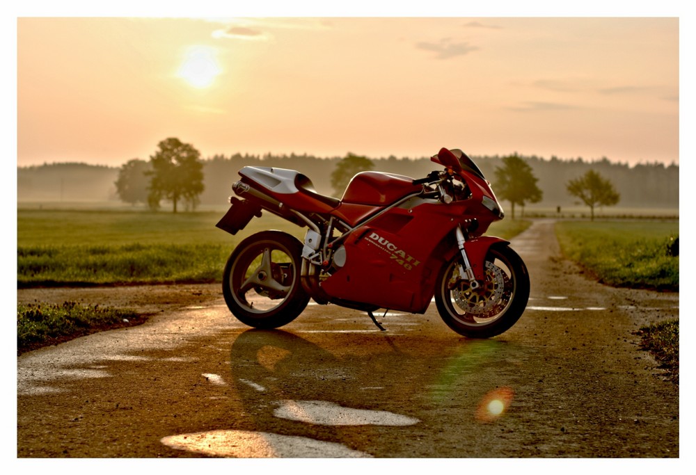 Ducati 748 vs Sun