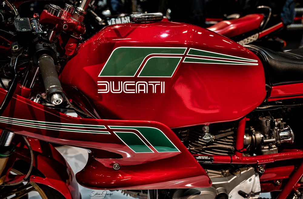 Ducati: Edel und feurig rot Foto &amp; Bild | sport, autos &amp; zweiräder ...