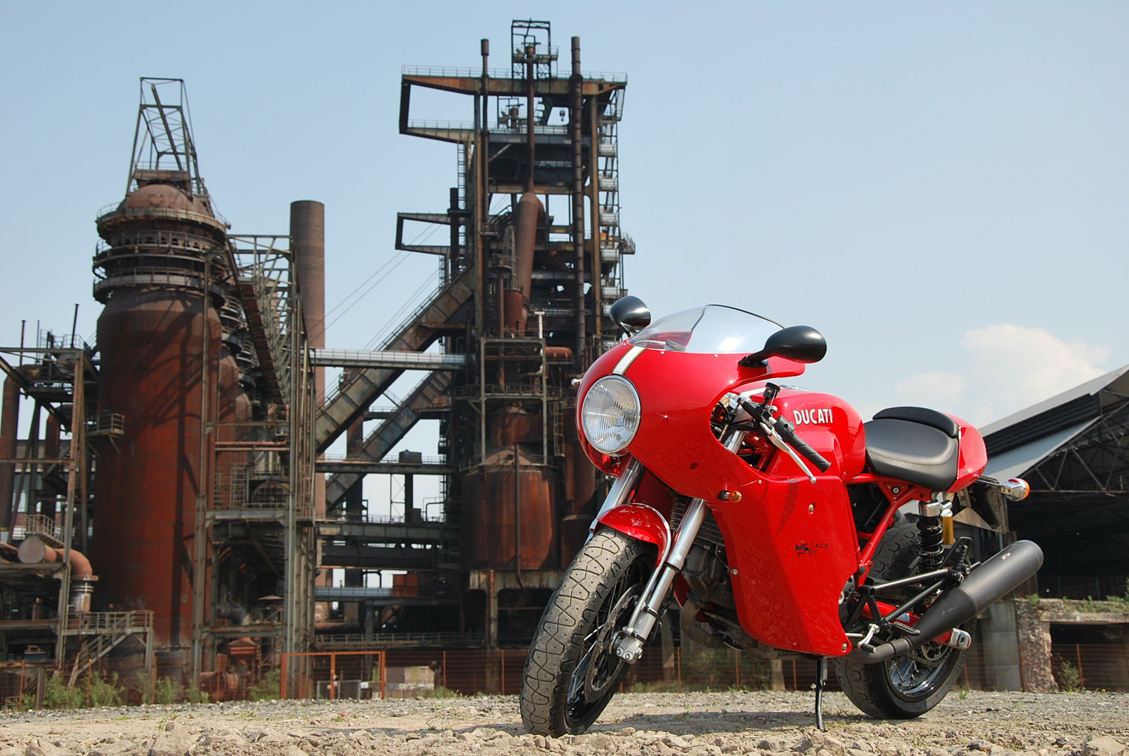 Ducati und Stahlwerk