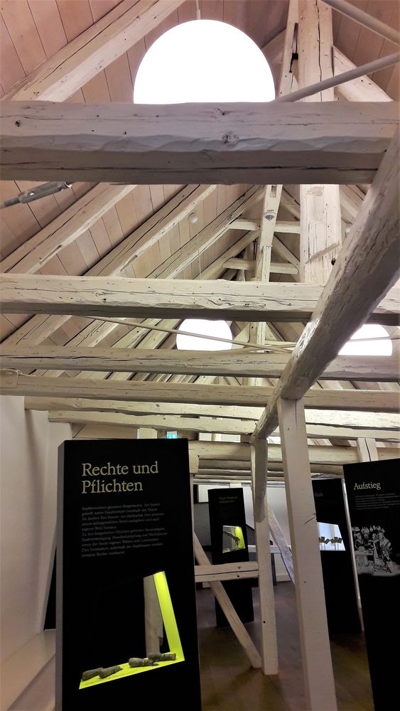 Duderstadt Turmmuseum :Viel Info viel Balken