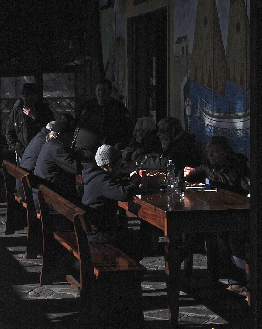 due chiacchere al bar del porto