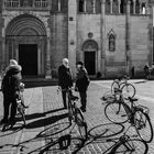 Due chiacchiere in bici nelle piazza