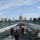 Due facce di Londra, due epoche: Millennium Bridge e St. Paul's