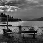 Due panchine sul lago