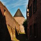 Dülken - Gefangenenturm mit Stadtmauer