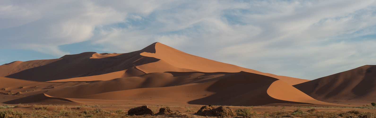 Dünen im Tsauchab-Tal, Nähe Sossusvlei (Namibia)