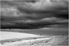 Dünenlandschaft mit Menschen ...