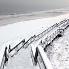 Dünensteg im Schnee