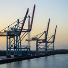 Dünkirchen Containerhafen vor Sonnenaufgang