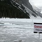 Dünnes Eis am Lake Louise