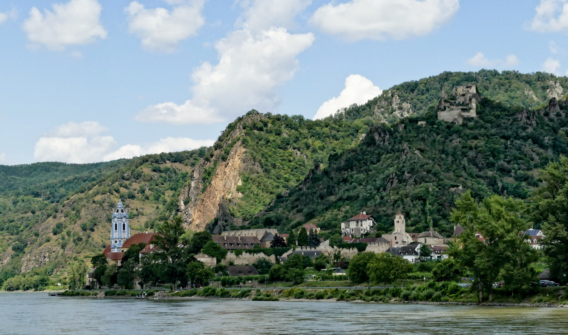 DÜRNSTEN SICHT VON DER DONAU