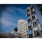 Düsseldorf 001 - Gehrybauten mit Turm