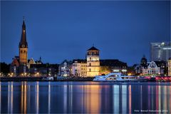 Düsseldorf Altstadt oder ...  am Ufer der längsten Theke